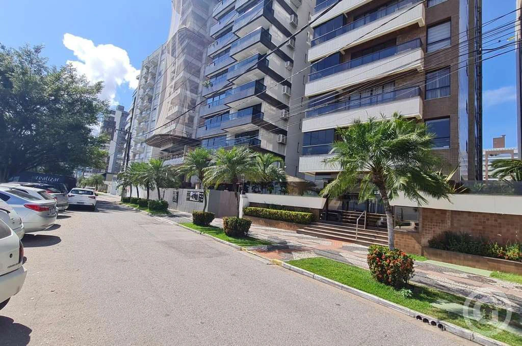 4-bedroom apartment with a private BBQ area — photo 4