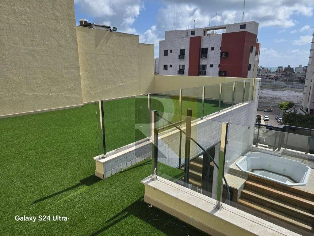 Furnished apartment, 250 m², with a glass-enclosed balcony — photo 15