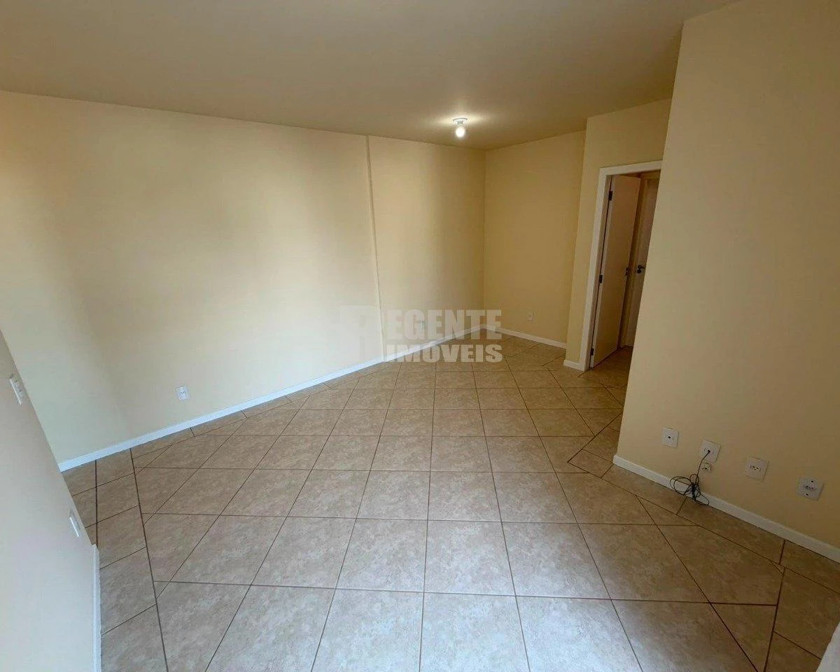 Apartamento de 2 dormitorios con parrilla en la terraza — photo 14