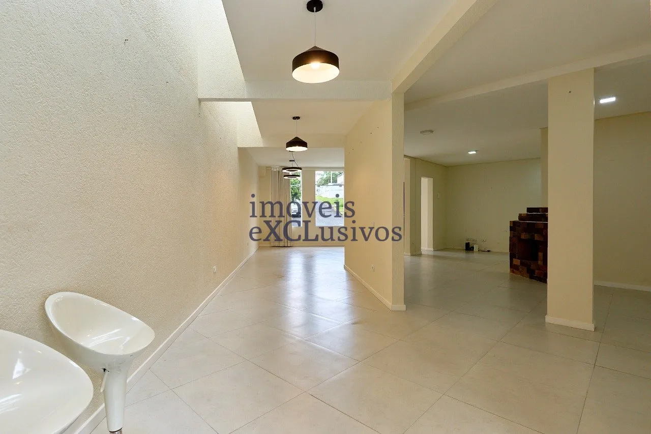 House with 3 en-suite bedrooms and 500 m², 3 parking — photo 12