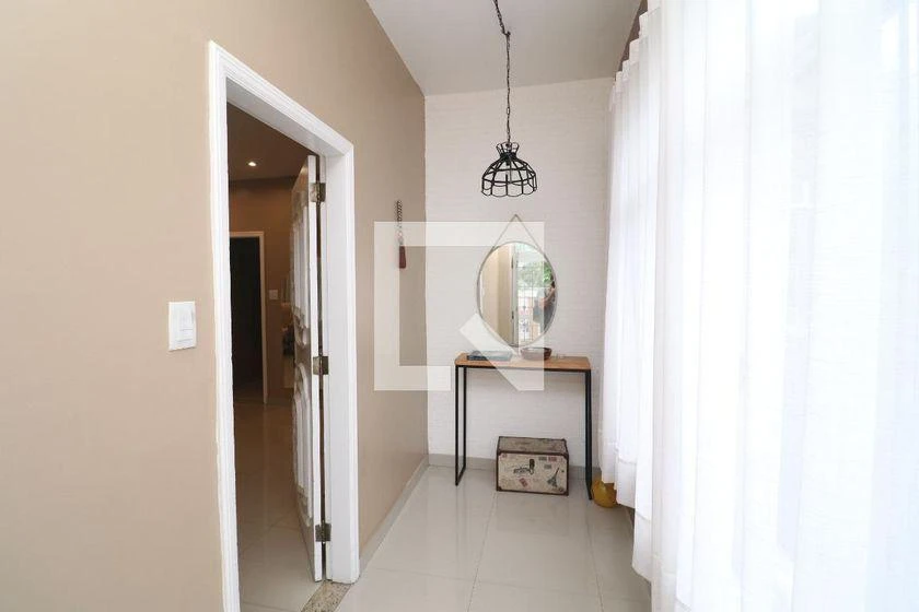 Home office in a 10-bedroom house, 747 m² — photo 29