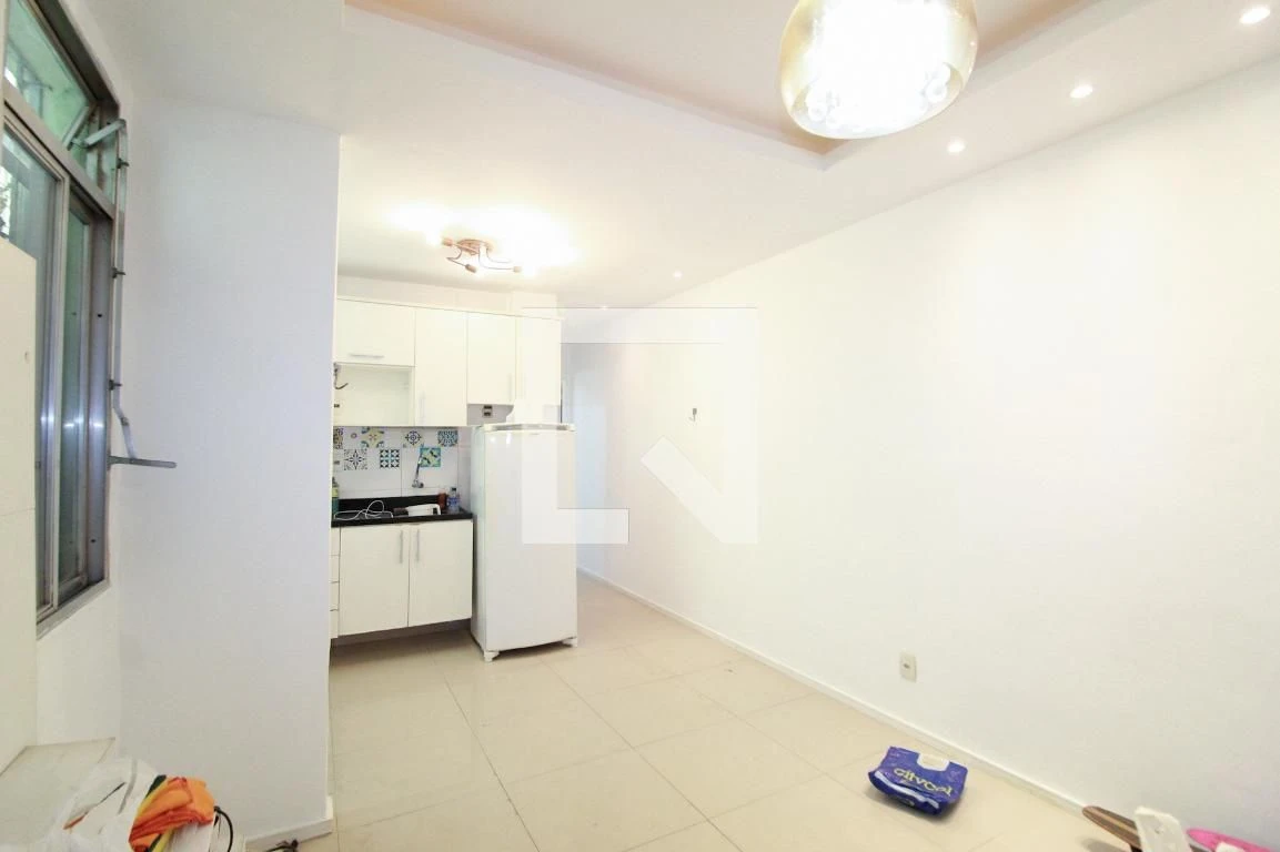 One-bedroom apartment with a washing machine — photo 11