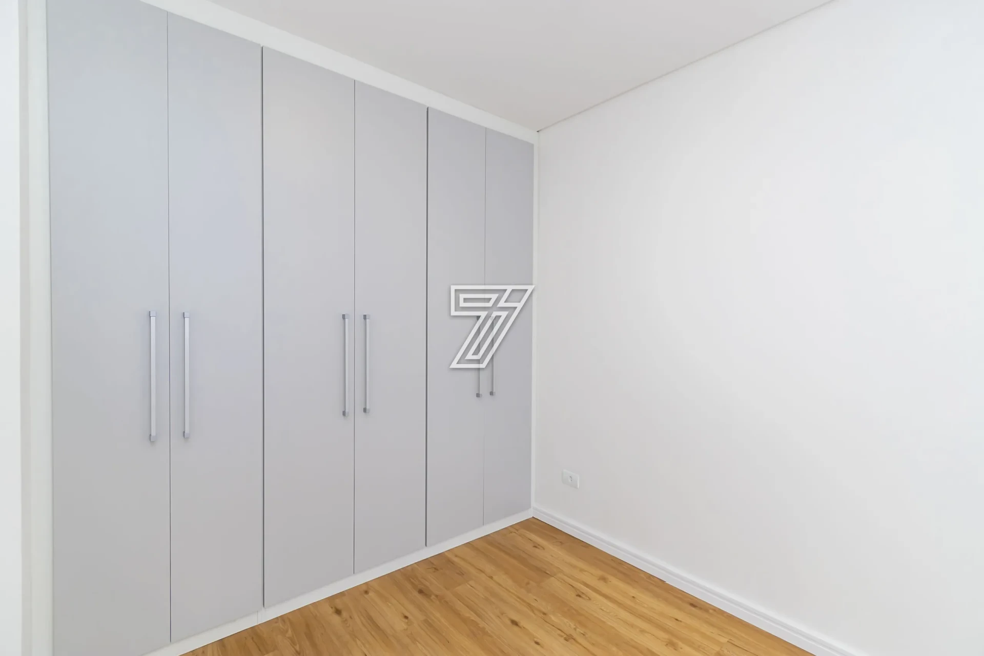 43 m² duplex loft with an open-plan kitchen — photo 16