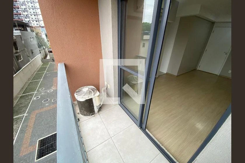 2-bedroom apartment in a building with a gym — photo 27