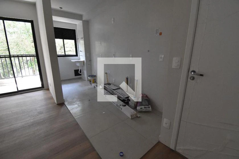3-bedroom apartment with wood or laminate floors in Curitiba — photo 5