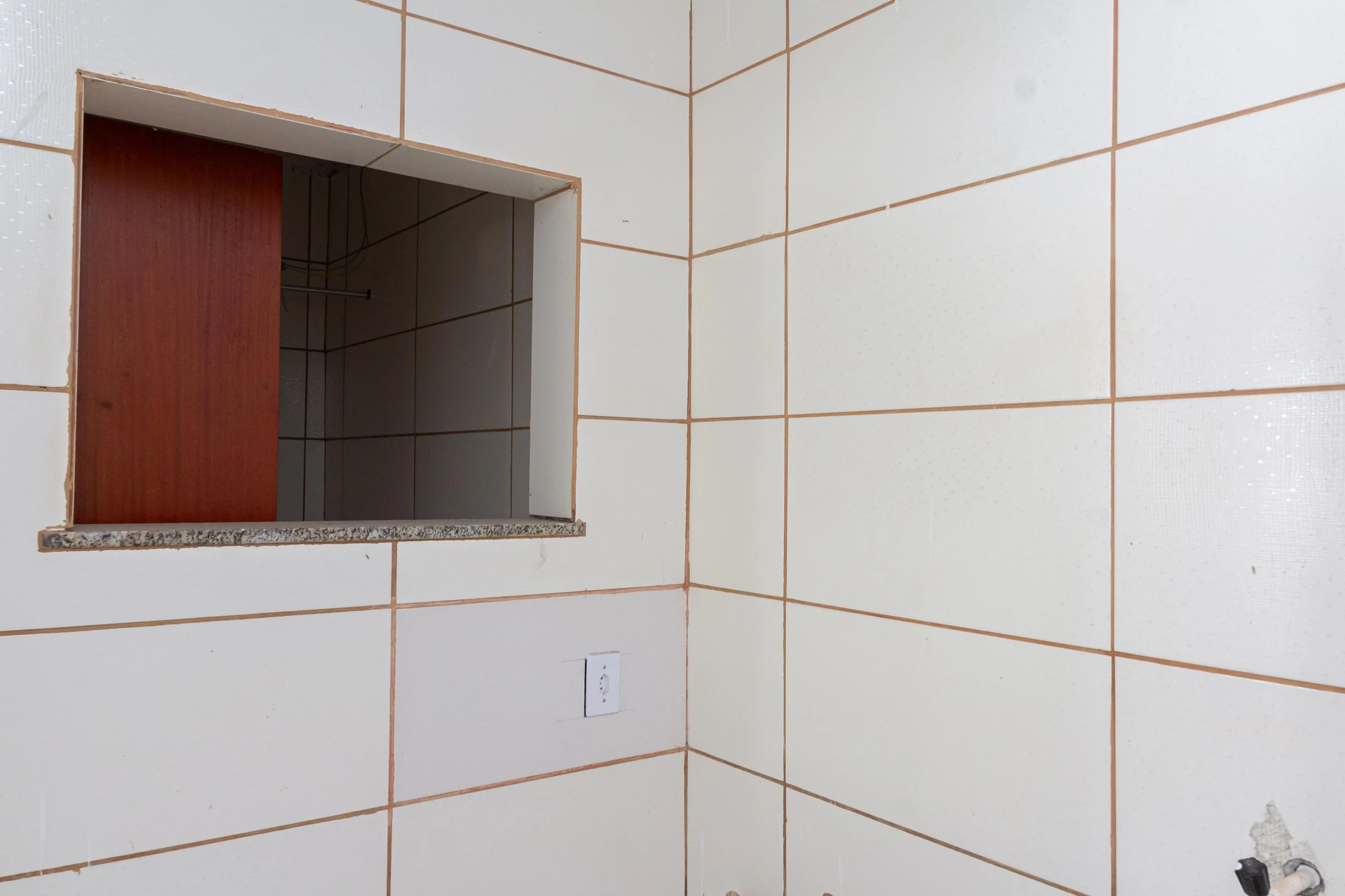 Unfurnished studio rental with private garden and 1 suite — photo 34