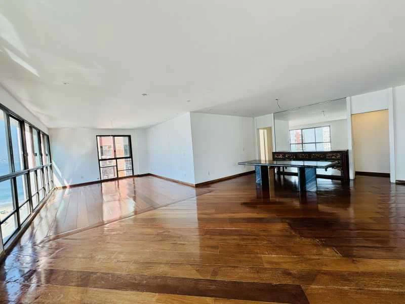 250 m² apartment with 4 bedrooms, 5 bathrooms and 3 parking — photo 3