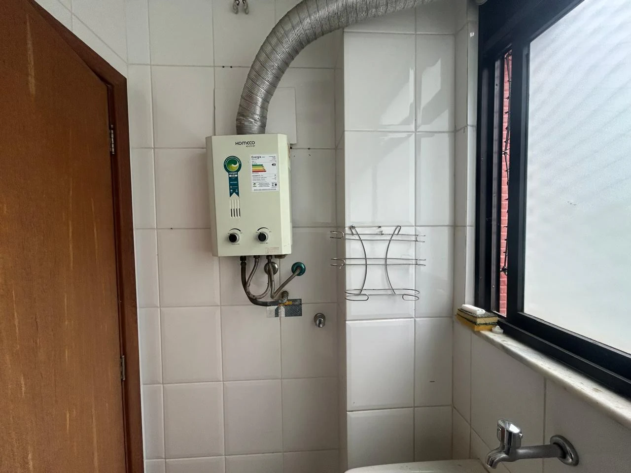 Apartamento de 3 quartos com piso de cerâmica e 2 banheiros — photo 9