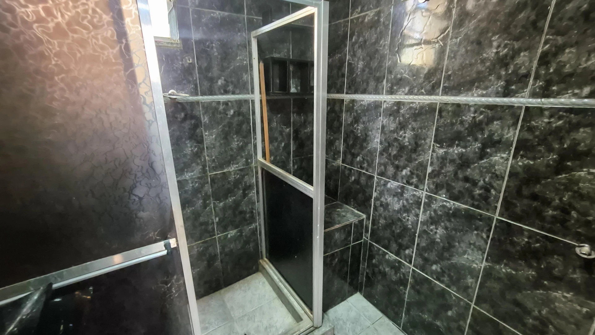 Невмебльована квартира з 2 спальнями та компактною кухнею — photo 12