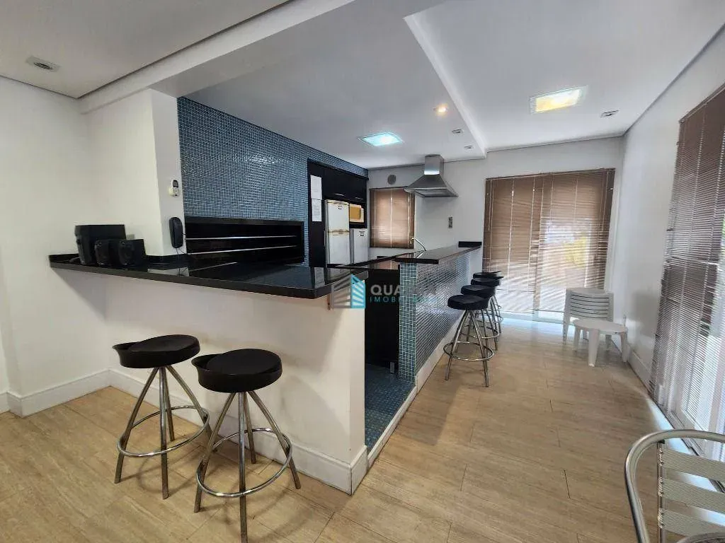 Apartamento mobiliado com varanda fechada e 1 quarto — photo 3