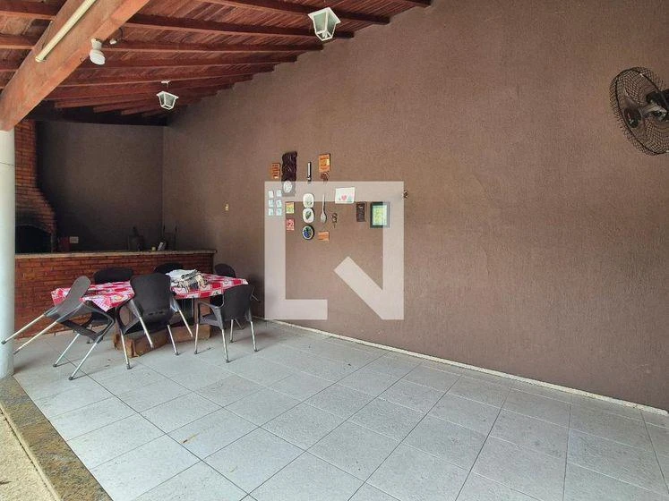 Furnished house, 400 m², with a glass-enclosed balcony — photo 26