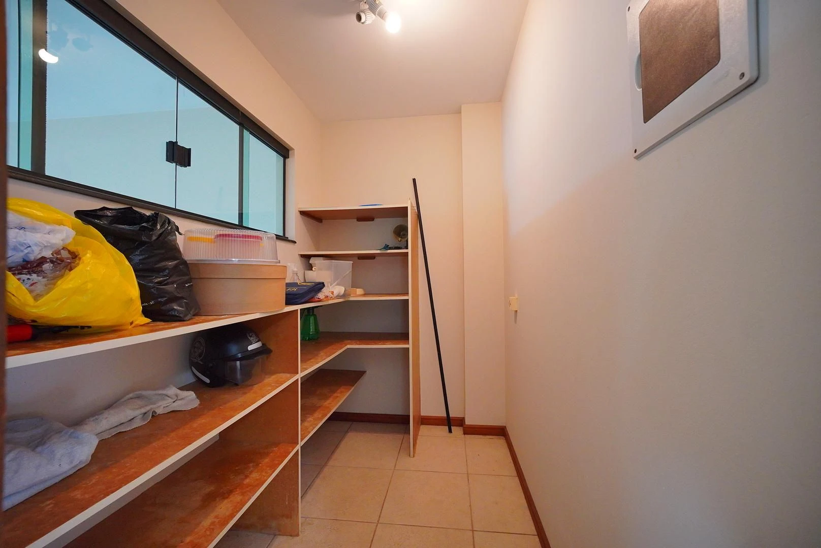 407 m² house with a washing machine and a bathtub — photo 17