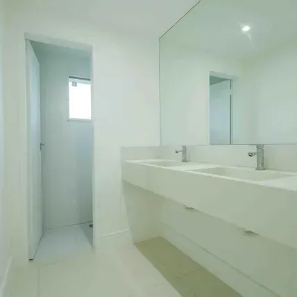 Furnished house, 470 m², with a bathtub — photo 14