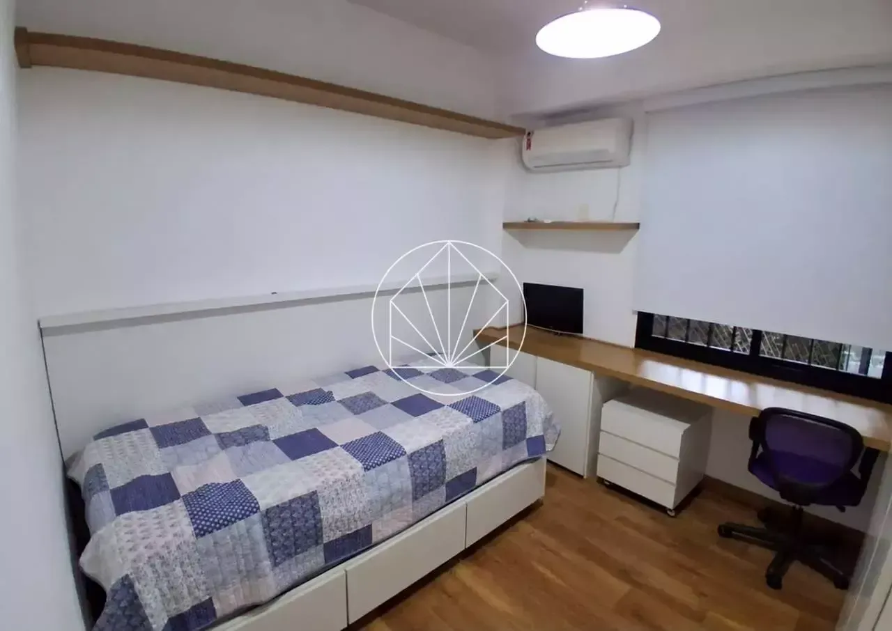 Home office in a 3-bedroom apartment, 90 m² — photo 4