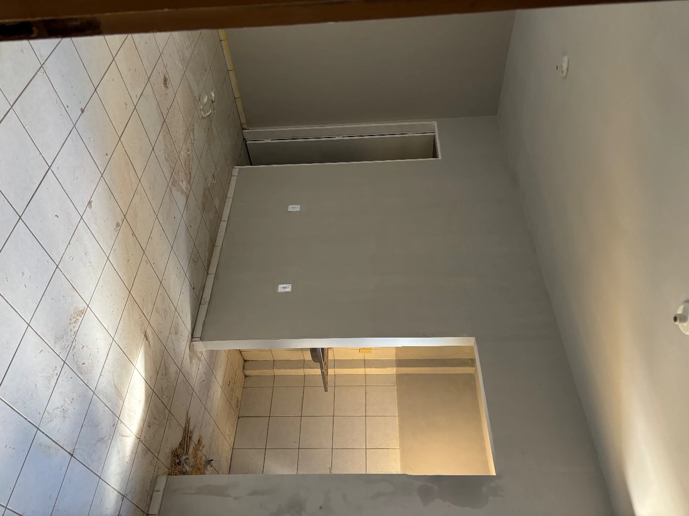 1-bedroom apartment with an en-suite and separate kitchen — photo 2