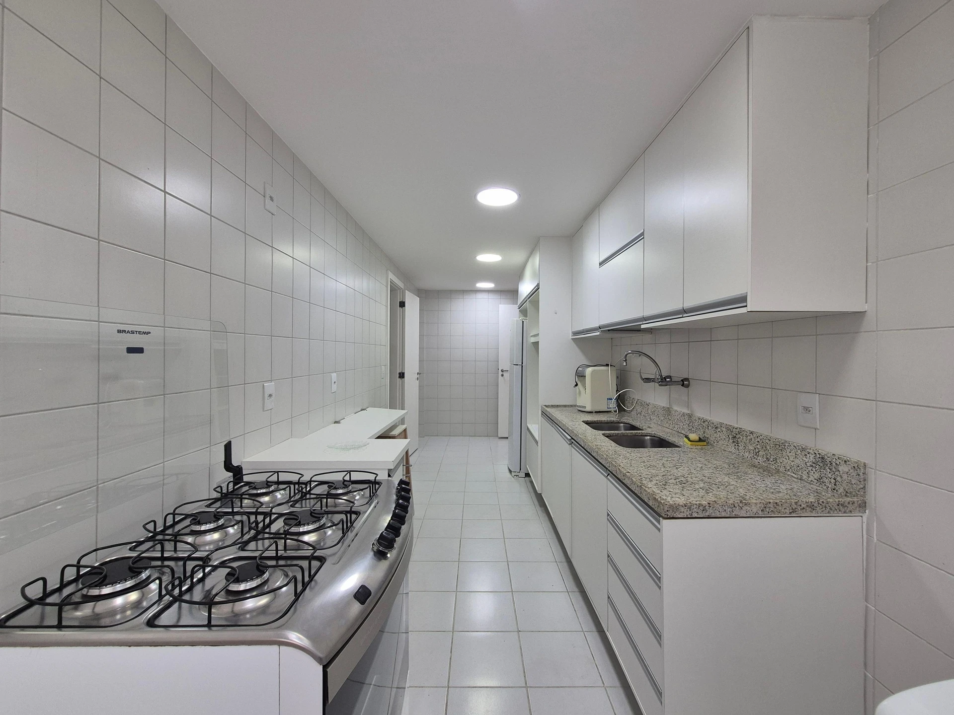 Apartamento mobiliado com 3 quartos e cozinha a gás — photo 10