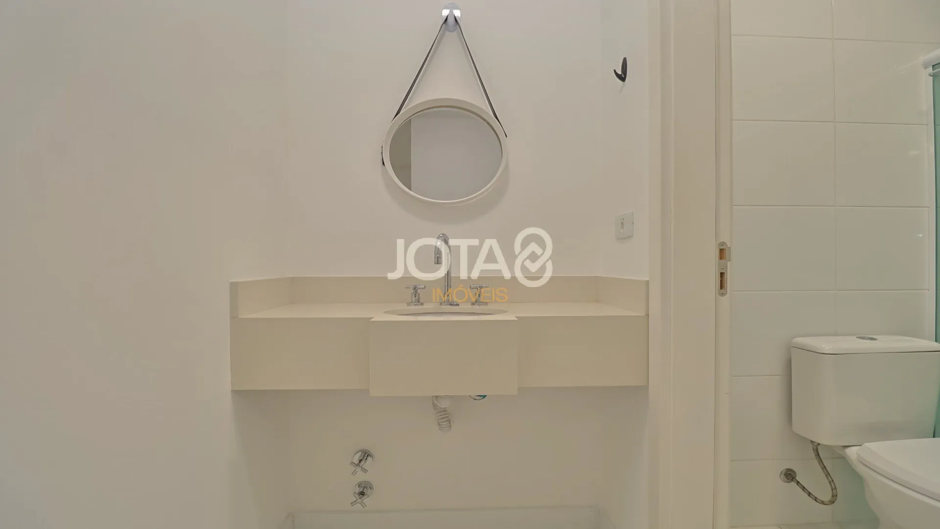 1-bedroom apartment with 66 m² and a balcony — photo 21
