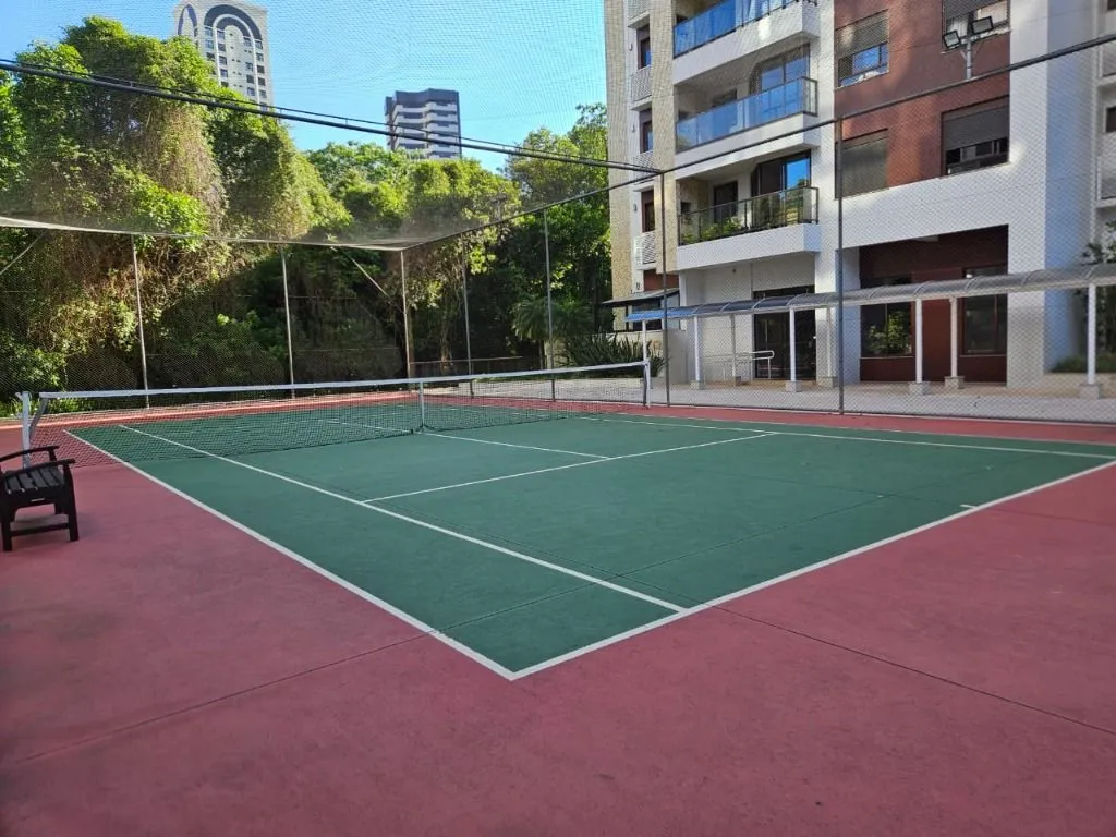 3-bedroom apartment with a park view — photo 54