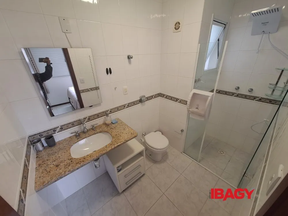 Furnished apartment with 3 bedrooms and 3 bathrooms — photo 5