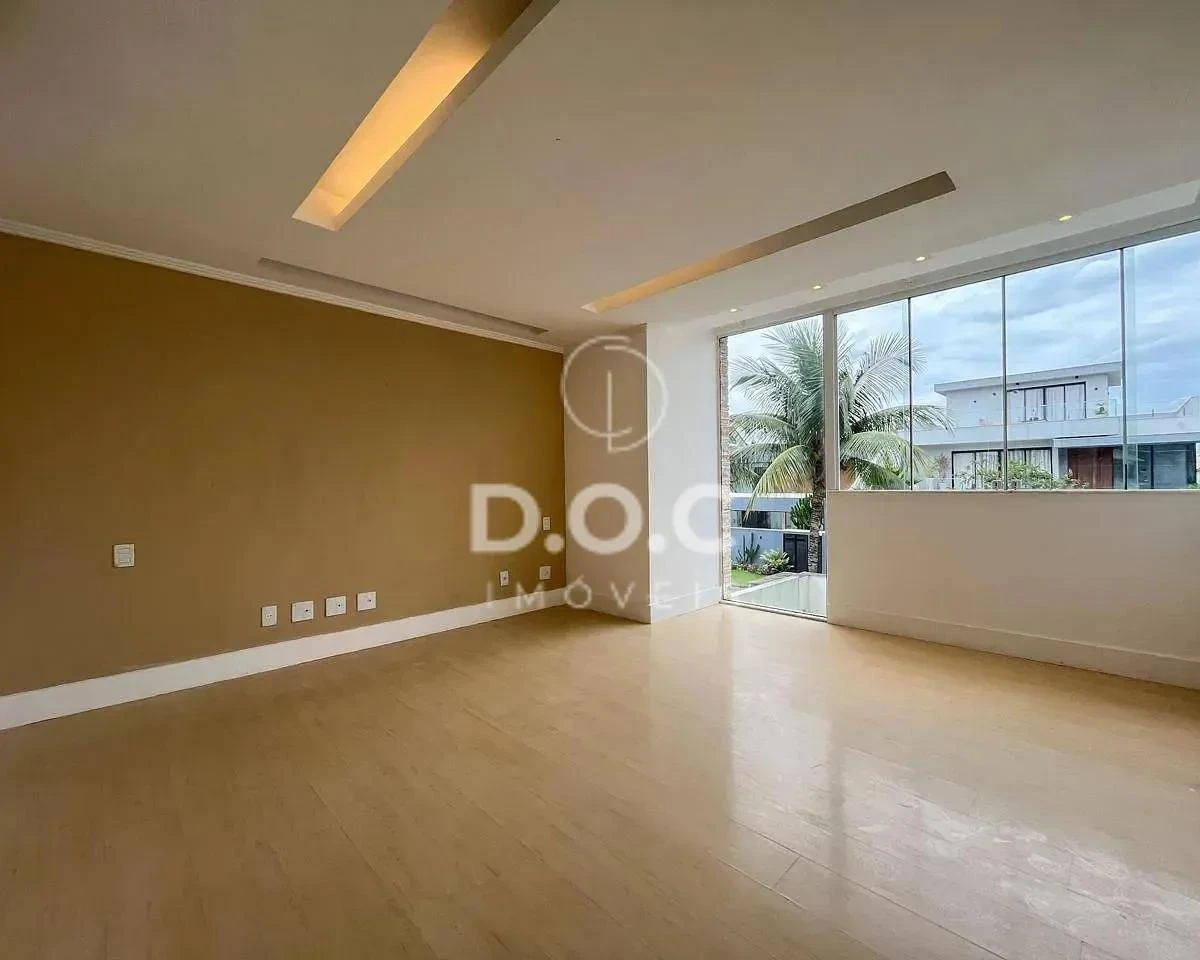 Floor-to-ceiling windows in a 5-bedroom house, 300 m² — photo 13