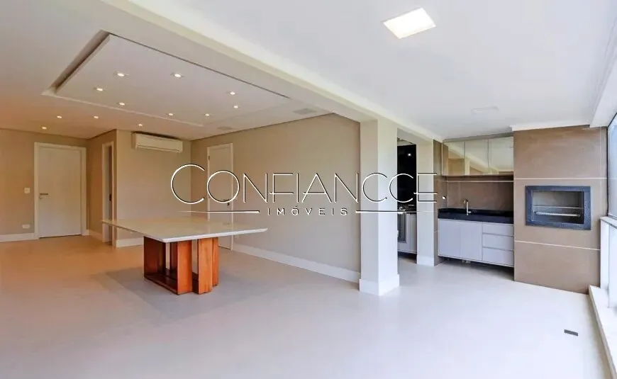 Apartment with 4 bedrooms and 2 en-suite suites — photo 8