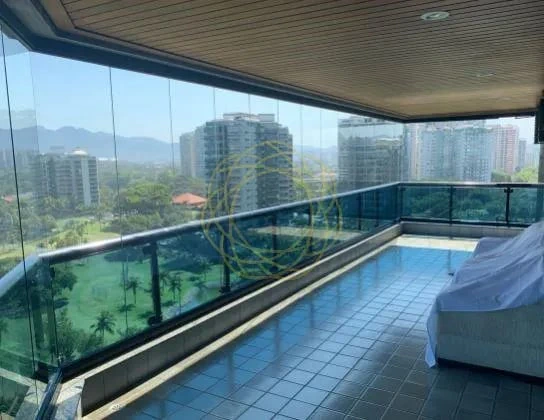 4-bedroom apartment with a water view — photo 11