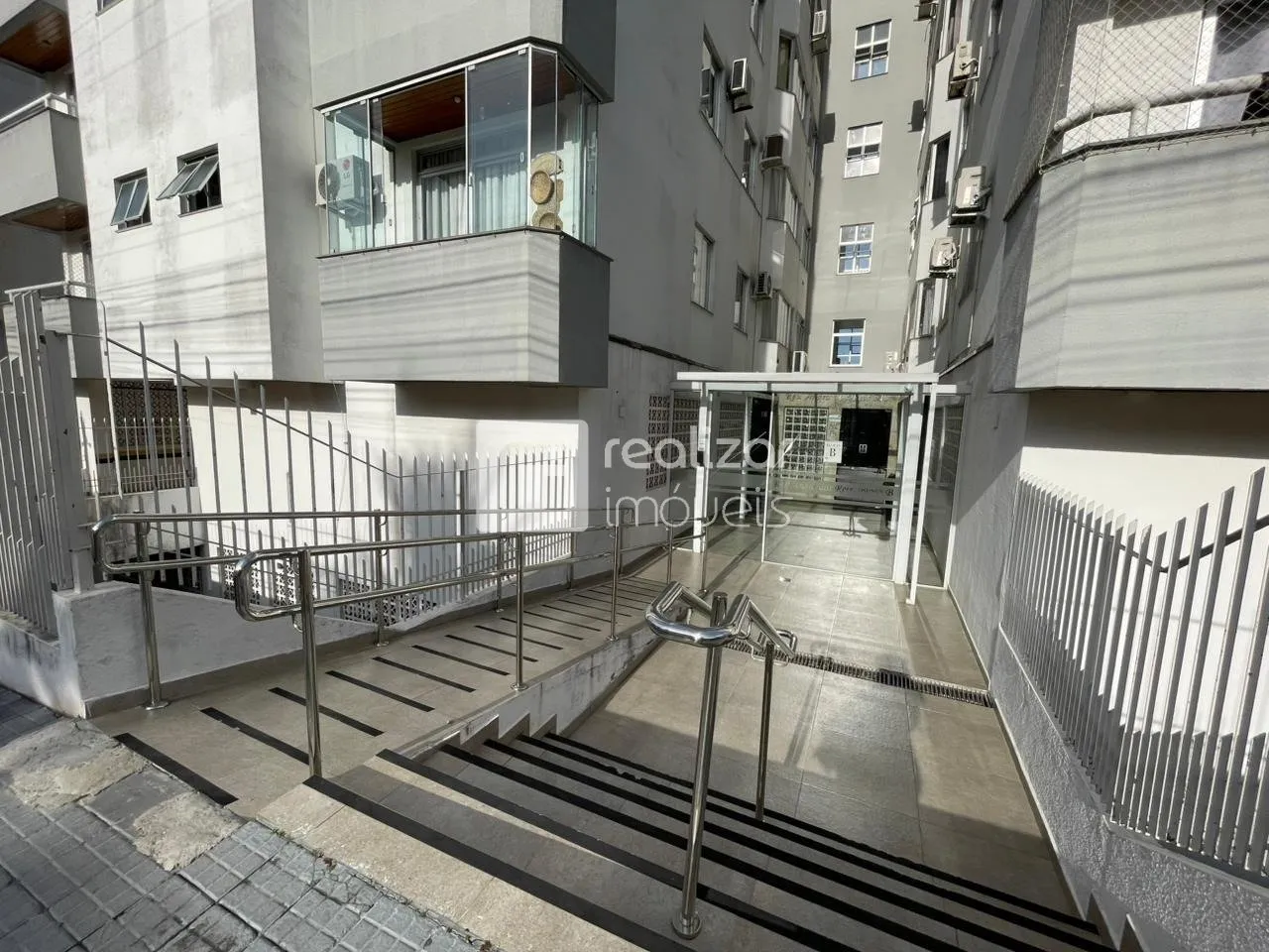 Penthouse with built-in balcony grill and 3 bedrooms — photo 49