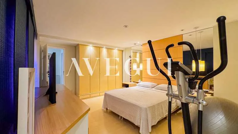 Apartment with a closed kitchen and 4 bedrooms — photo 18