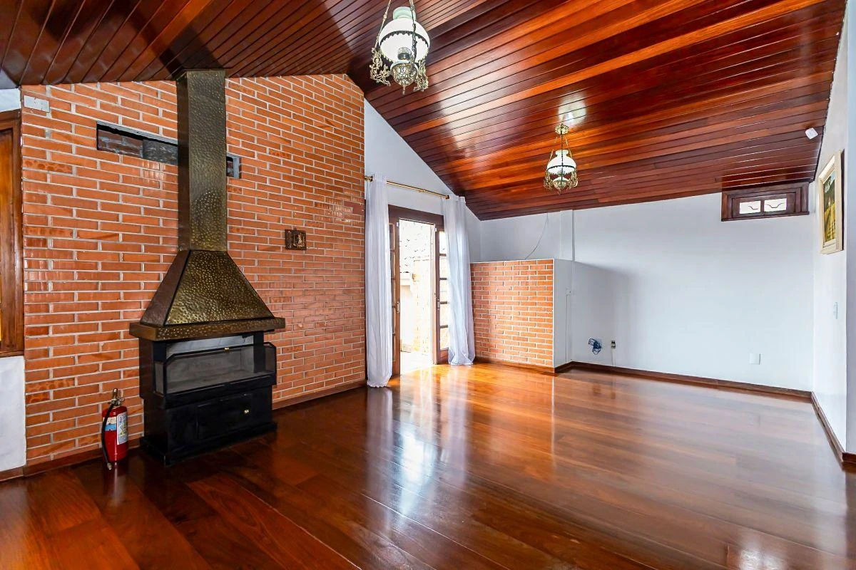 3-bedroom house with a bathtub — photo 18