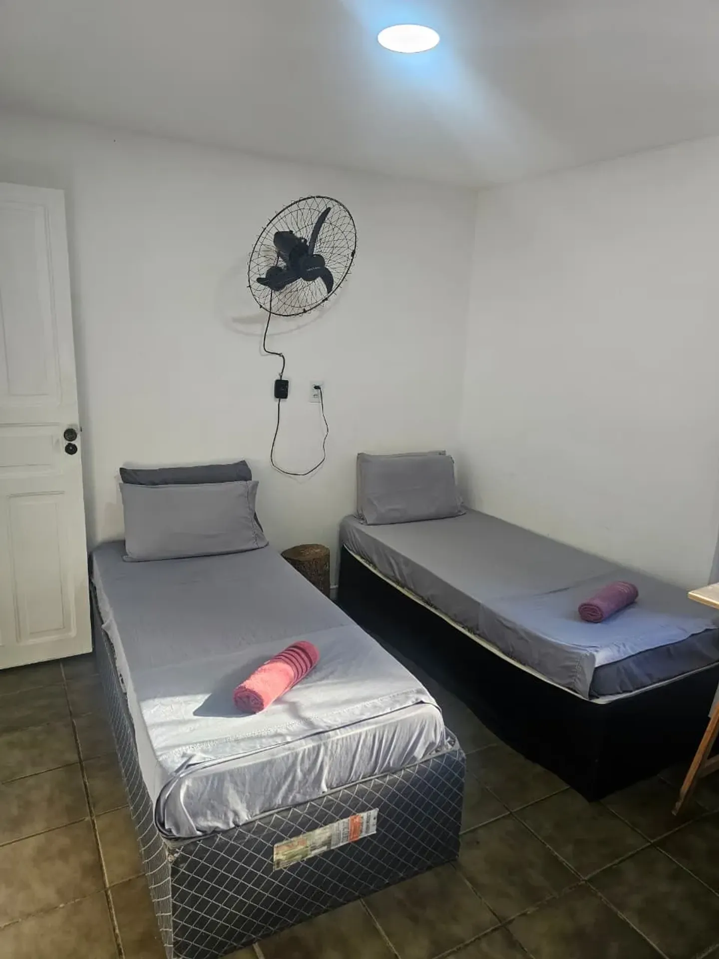 Furnished 2-bedroom apartment with a gas mini-kitchen — photo 9