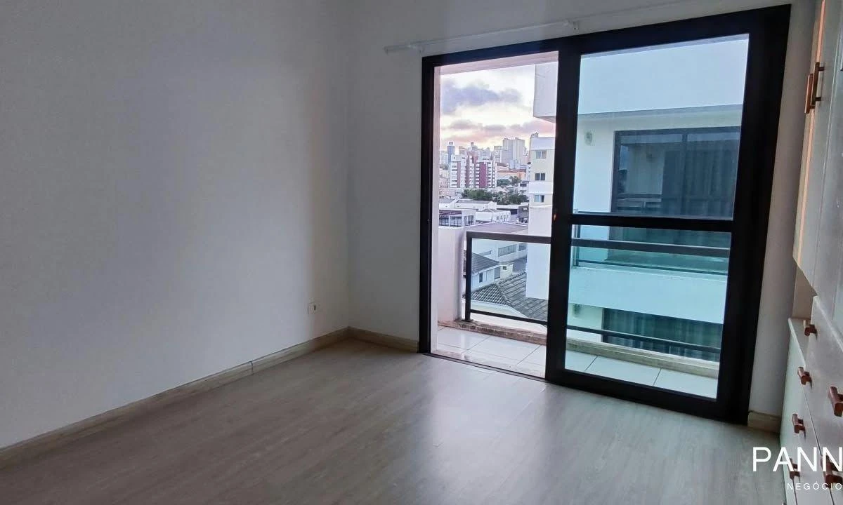 2-bedroom apartment with a grill on the balcony — photo 30