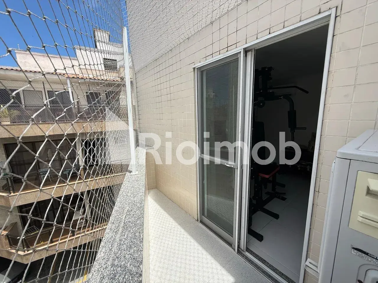 Furnished apartment with 3 bedrooms and balcony — photo 3