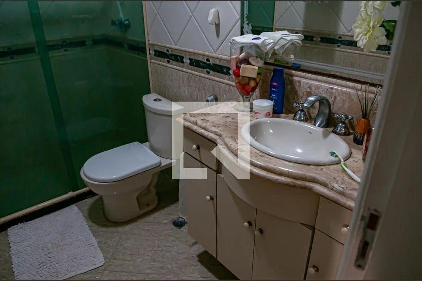 House 400 m² with 4 bedrooms, 2 en-suites, 4 parking spots — photo 22