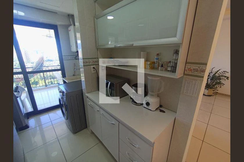 Furnished 70 m² apartment with 1 en-suite bedroom — photo 9