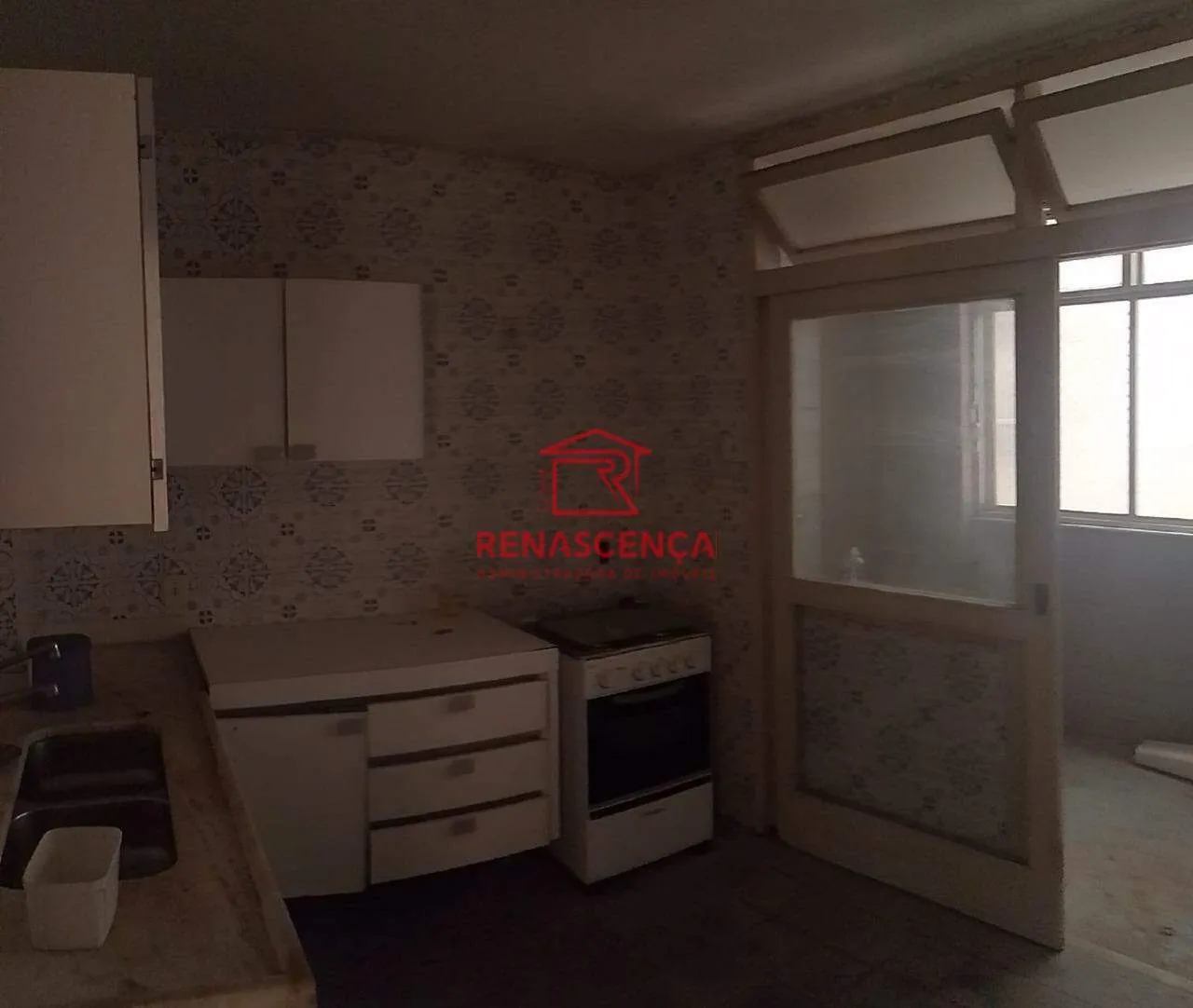 3-bedroom apartment with a gas stove — photo 5