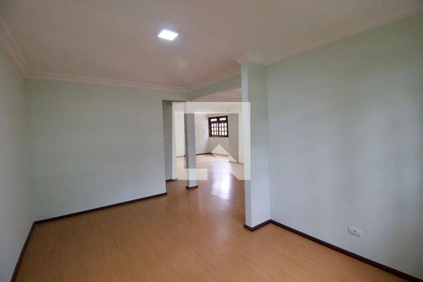 4-bedroom house with wood or laminate floors in Curitiba — photo 6