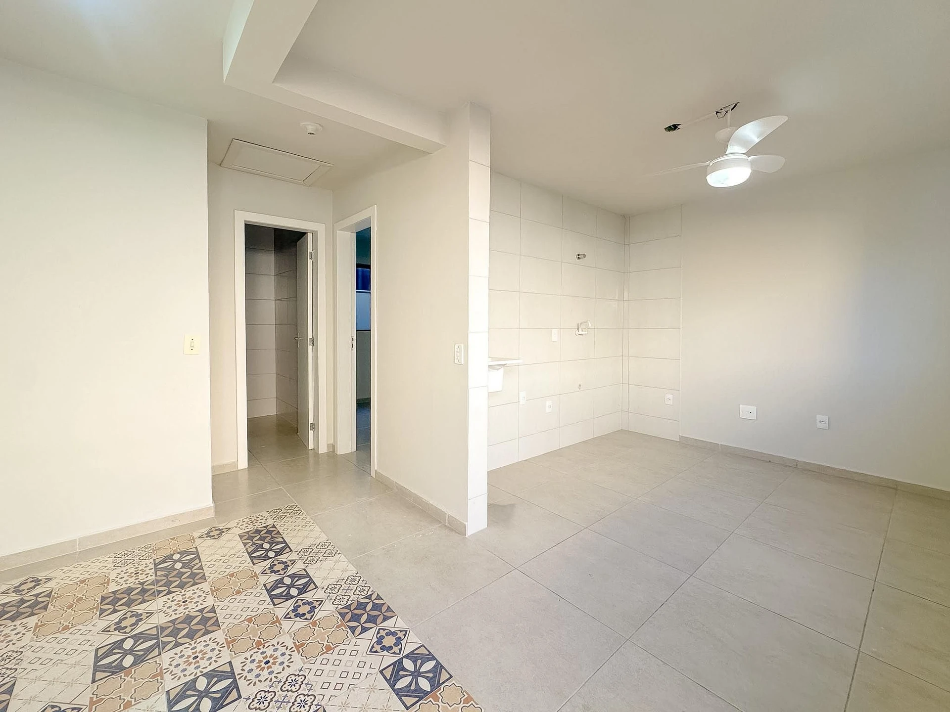 One-bedroom, 30 m² apartment in Florianópolis — photo 13