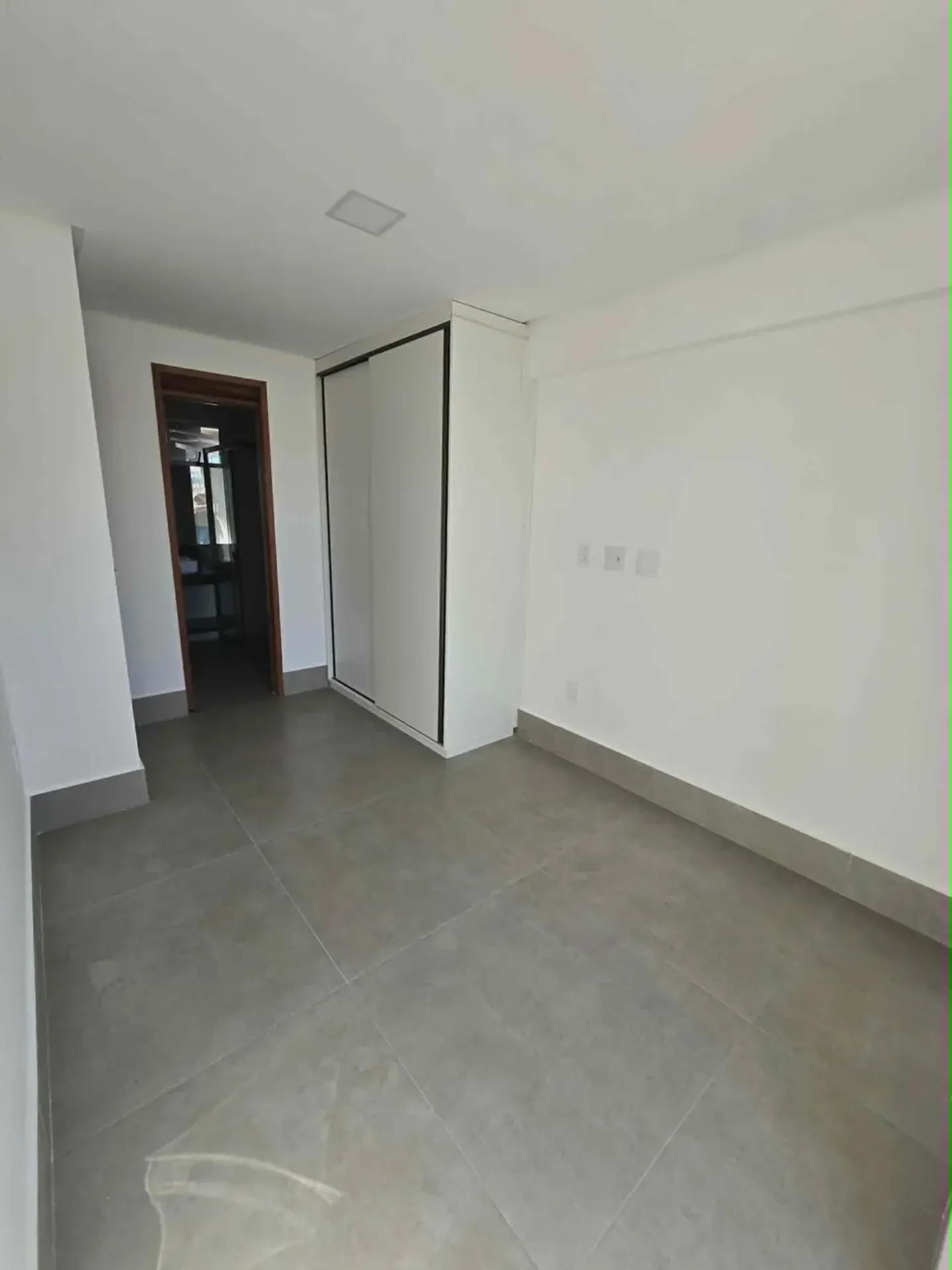 55 m² apartment with 2 bedrooms and a closed kitchen — photo 14