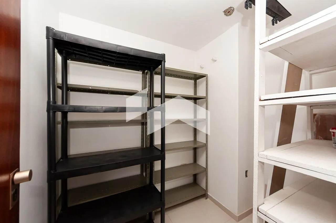 380 m² apartment with private laundry area — photo 43