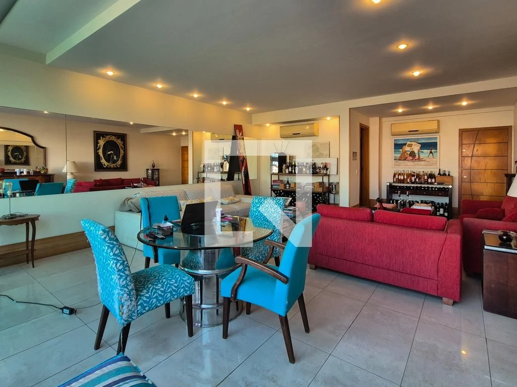 Furnished apartment with 5 en-suite bedrooms and terrace — photo 34