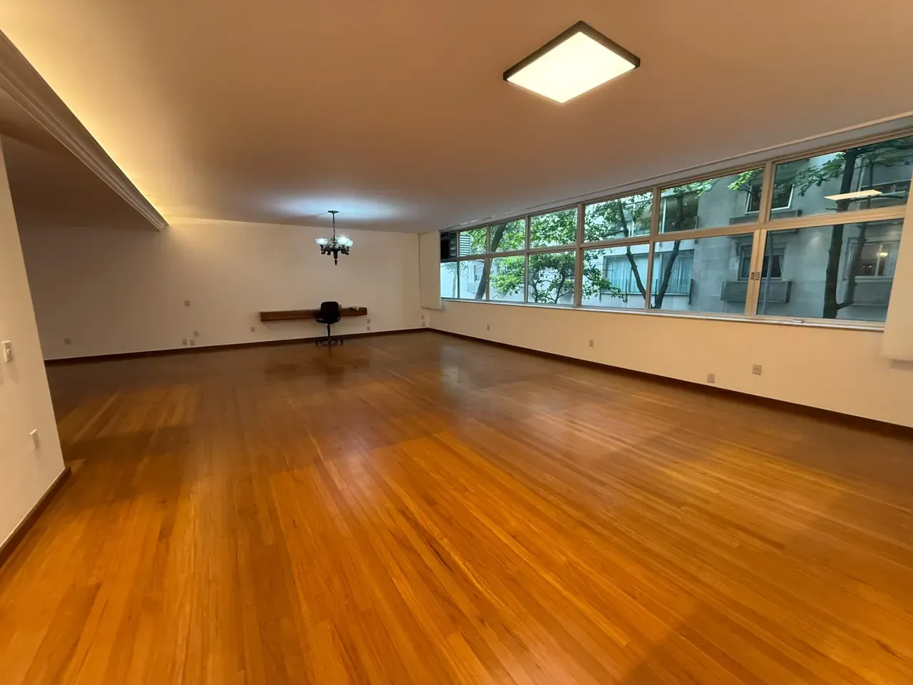 3-bedroom apartment with a water view in Rio de Janeiro — photo 11