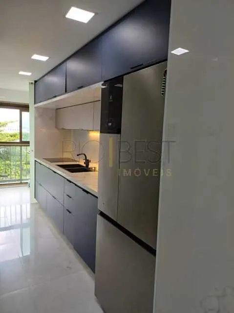 Furnished 3-bedroom apartment with enclosed balcony — photo 21