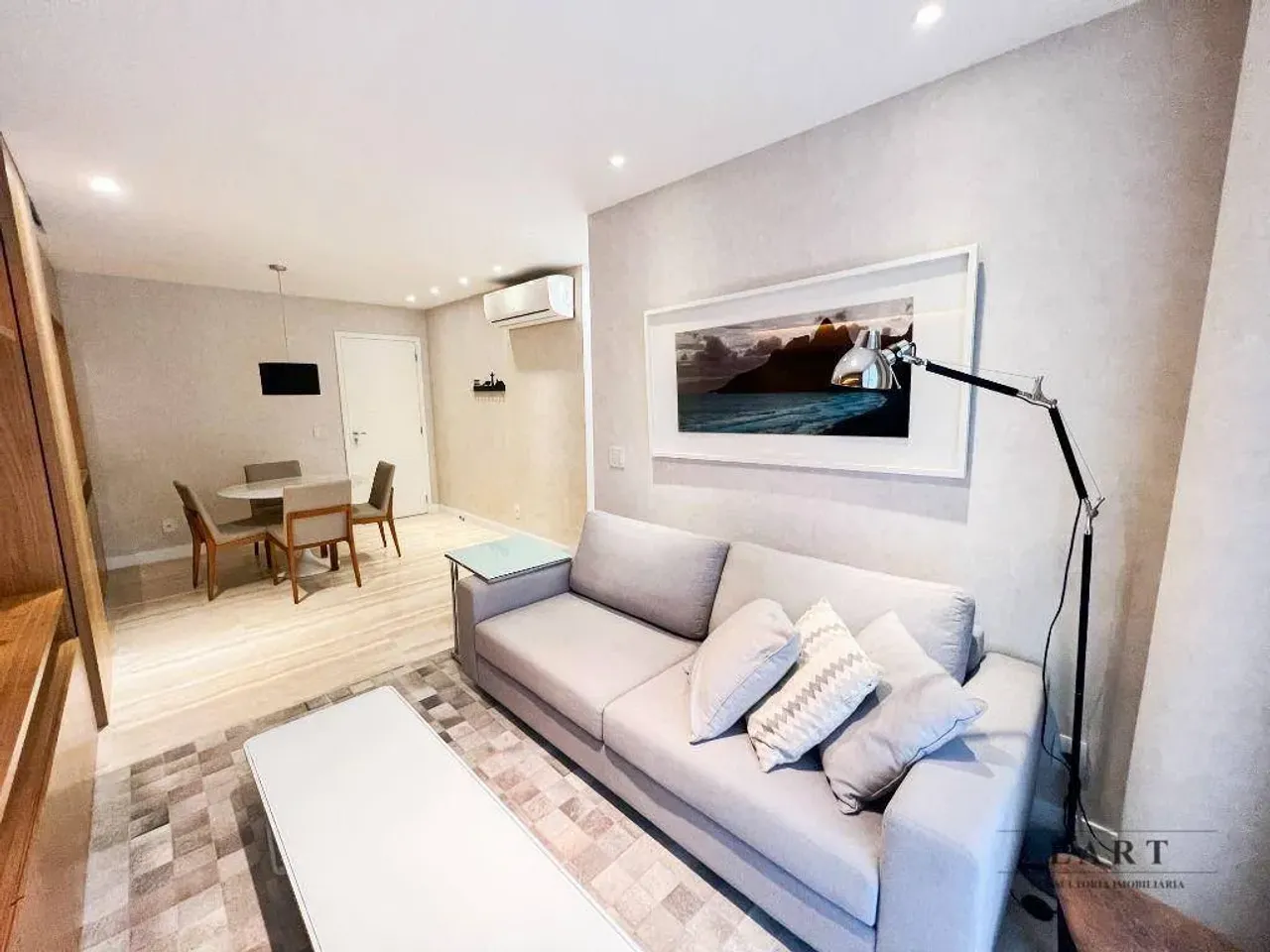 Furnished 2-bedroom apartment with open-plan kitchen — photo 12