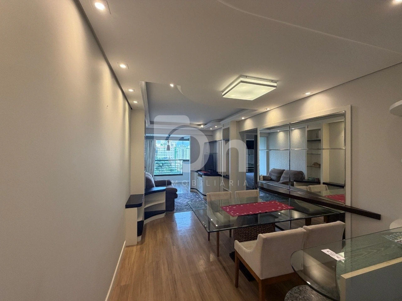 2-bedroom apartment with a water view in Florianópolis