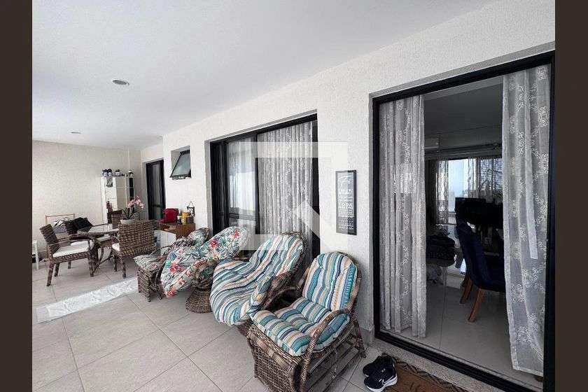 230 m² apartment with 4 bedrooms and 3 suites — photo 24