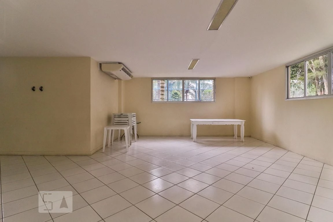 2-bedroom apartment in a building with a gym — photo 38