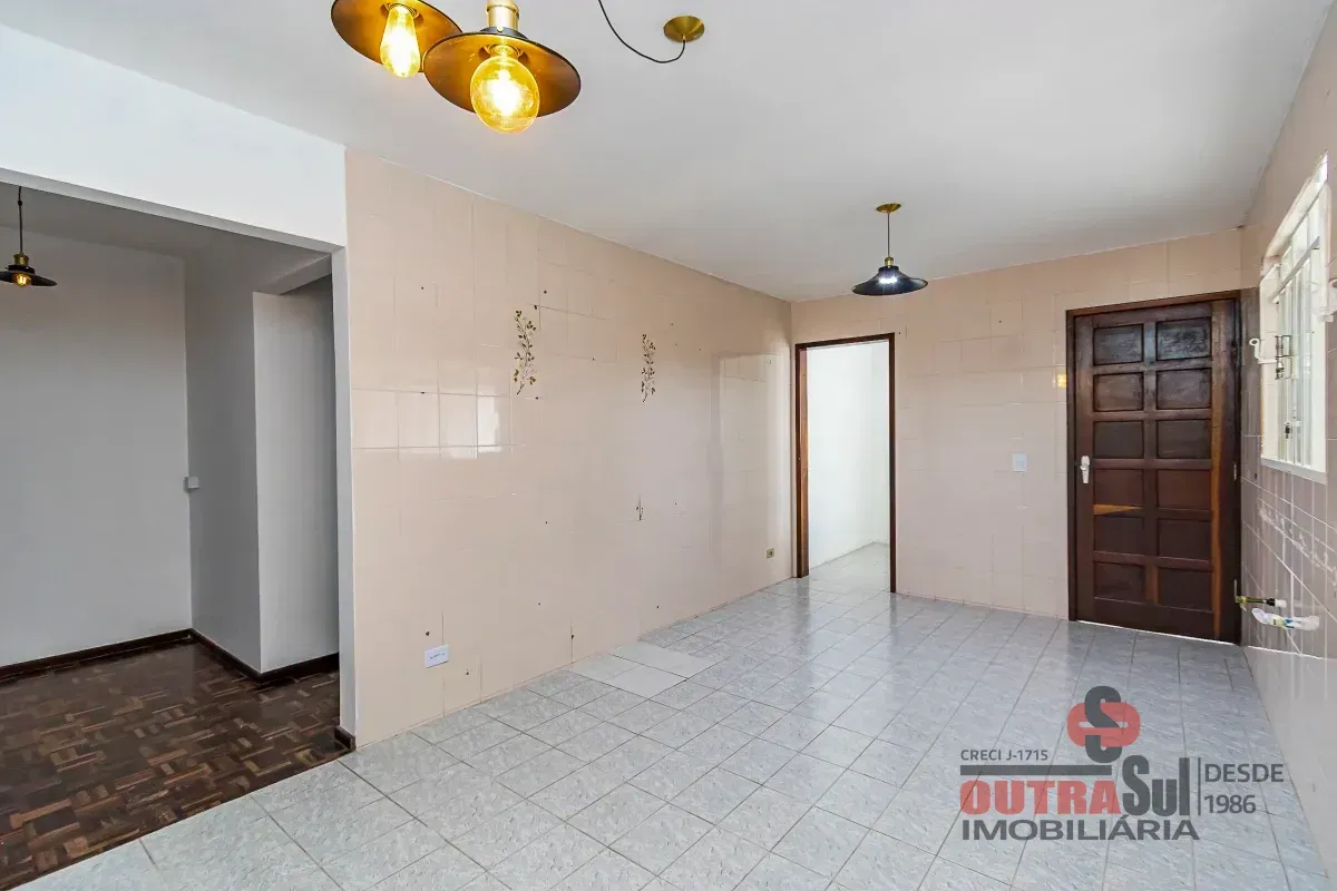 Casa, 215 m², com piso de madeira ou laminado — photo 20