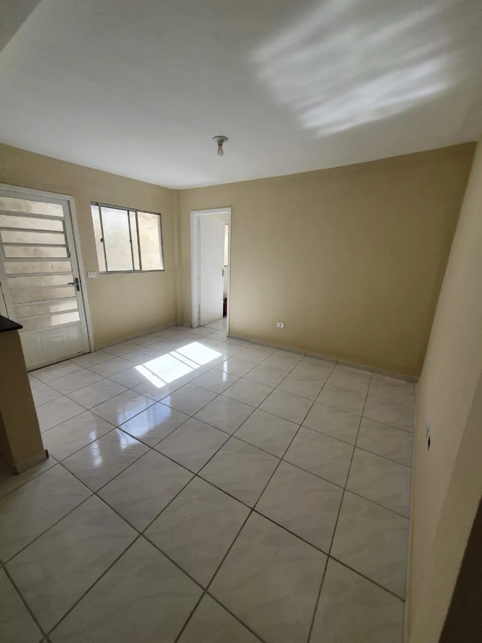 Single-story house with open-plan kitchen, 1 bedroom — photo 2