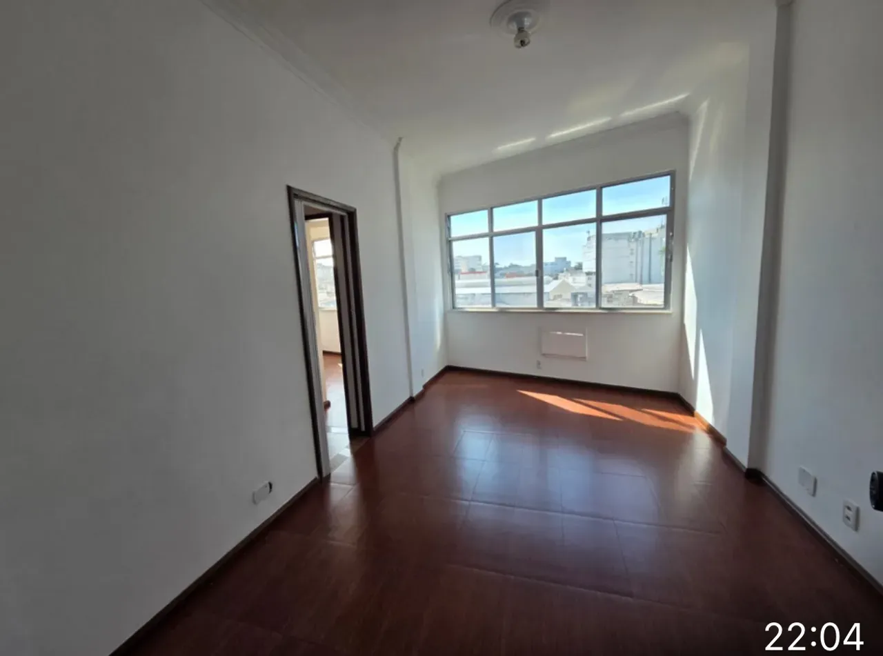 Wood or laminate floors in a 2-bedroom apartment, 75 m² — photo 12