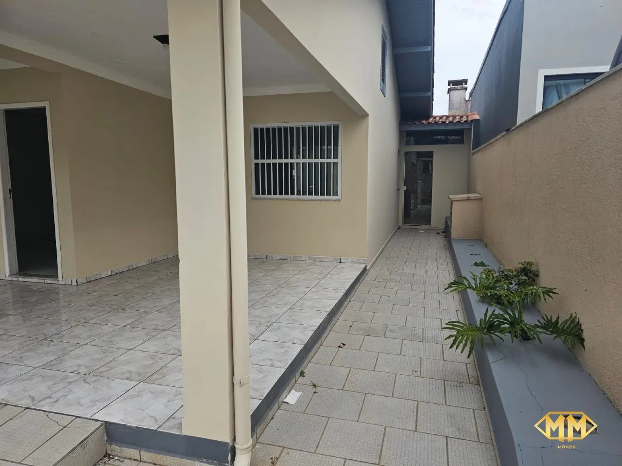 3-bedroom house with a grill on the balcony in Florianópolis — photo 23